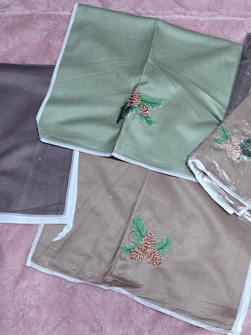 Embroidered Pinecone Terry Cloth Dish Towels (6)- New!